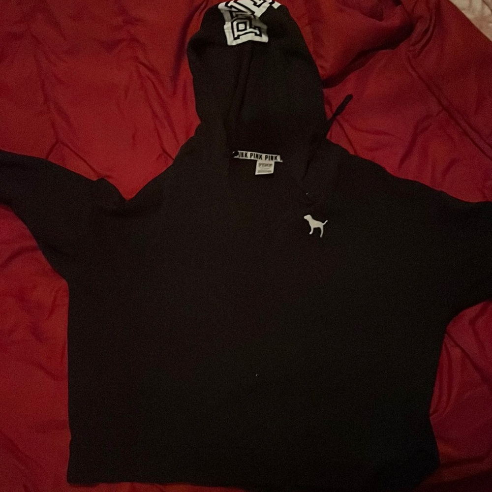 Cropped Black Victoria Secret/Pink cropped top